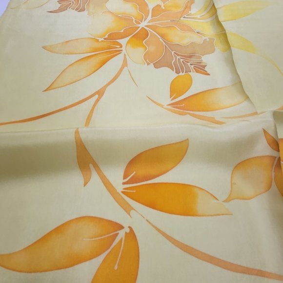 Yellow Handpainted Silk Scarf Long Rectangular Scarf with a floral motif - NEW - Picture 4 of 5